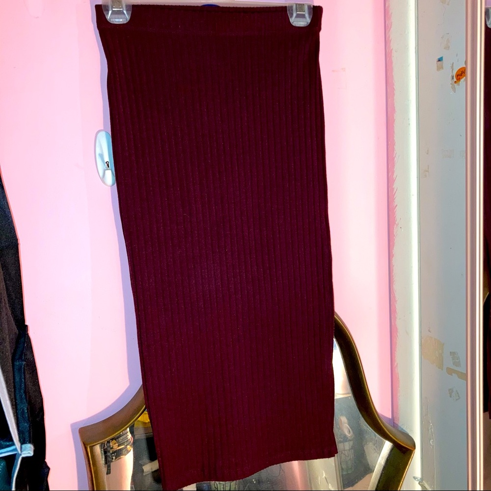 SOLD ON DEPOP Ribbed Body Con Midi🍉